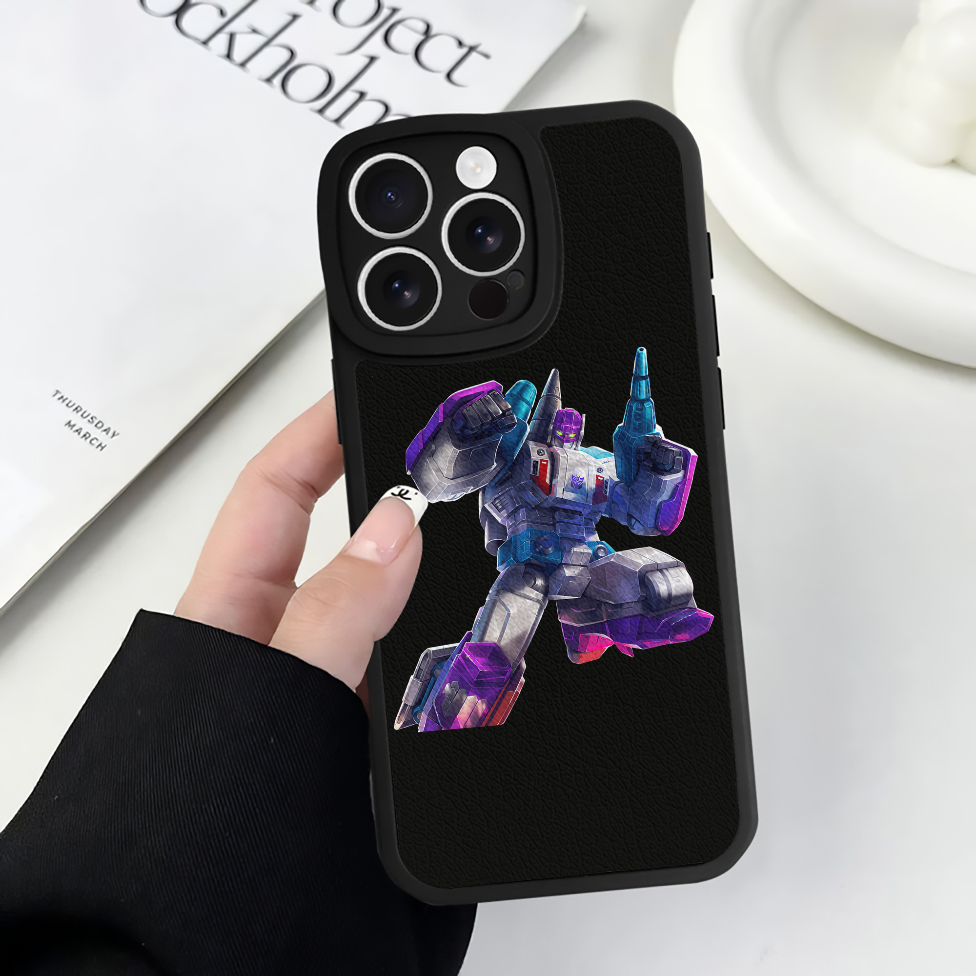 （画像用） Transformers トランスフォーマー 【iPhone 16シリーズ対応】シリコンスマホケース（レザー調） 材質：シリコン